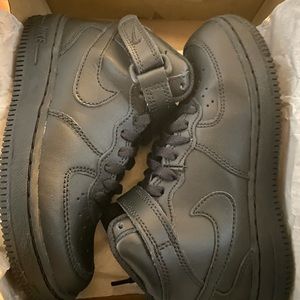 Brand New Nike Mid Black
